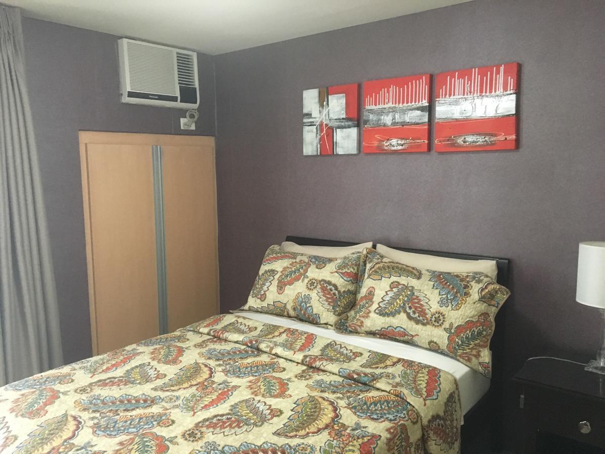 De Luxe 7Qrs Apartment Manila Exterior photo